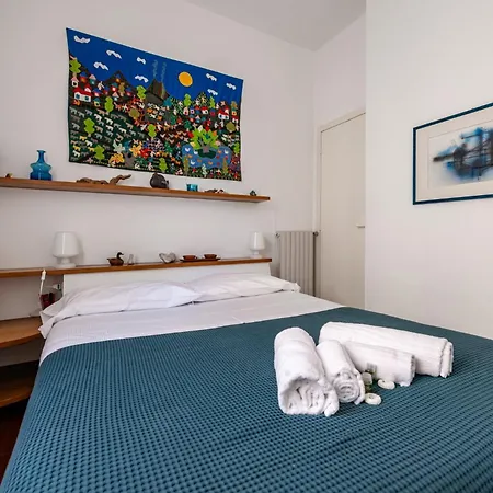 Guesthost - Cozy 2-bedroom At Daire *