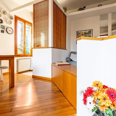 Guesthost - Cozy 2-bedroom At Daire *