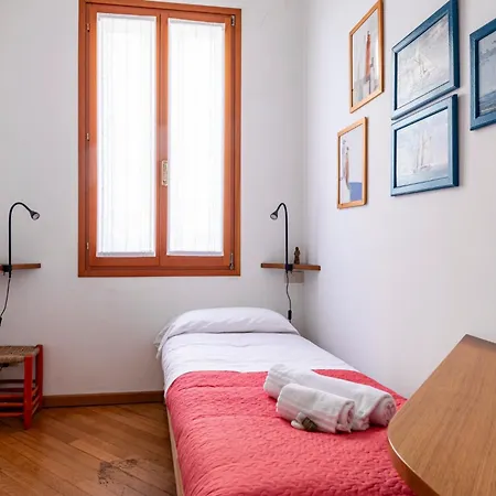 Guesthost - Cozy 2-bedroom At Apartment Lido di Venezia