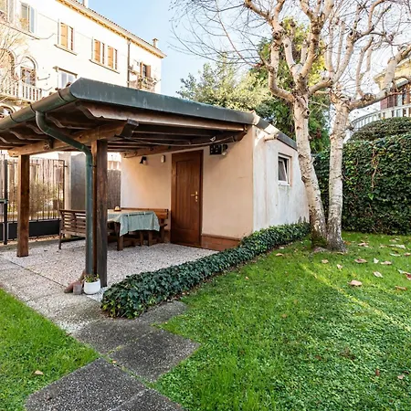 Cozy 2-bedroom At Lido di Venezia