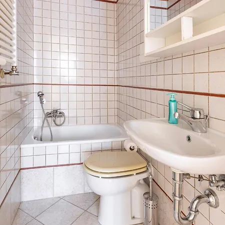 Guesthost - Cozy 2-bedroom At Apartamento *