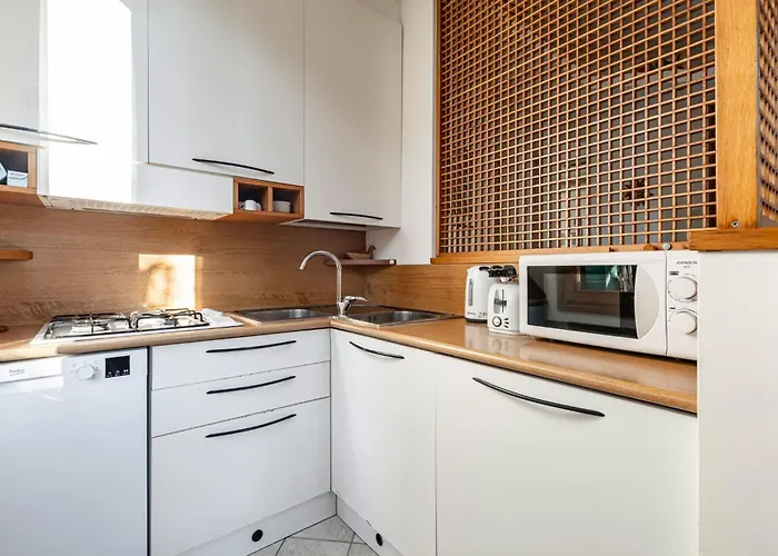 Guesthost - Cozy 2-bedroom At * Венеция-Лидо