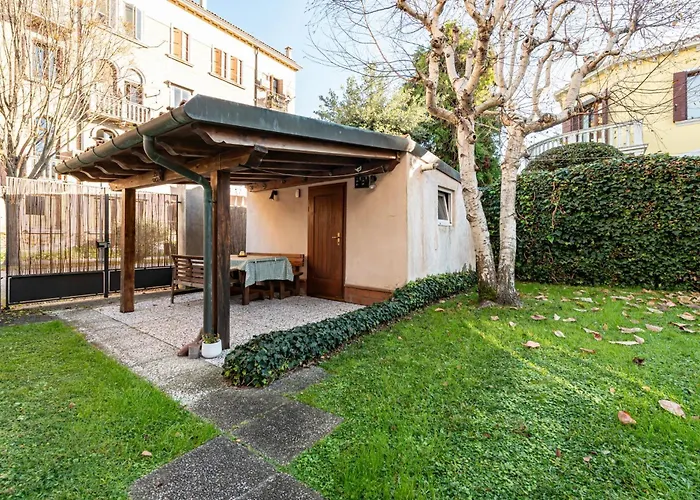 Guesthost - Cozy 2-bedroom At Venedig-Lido