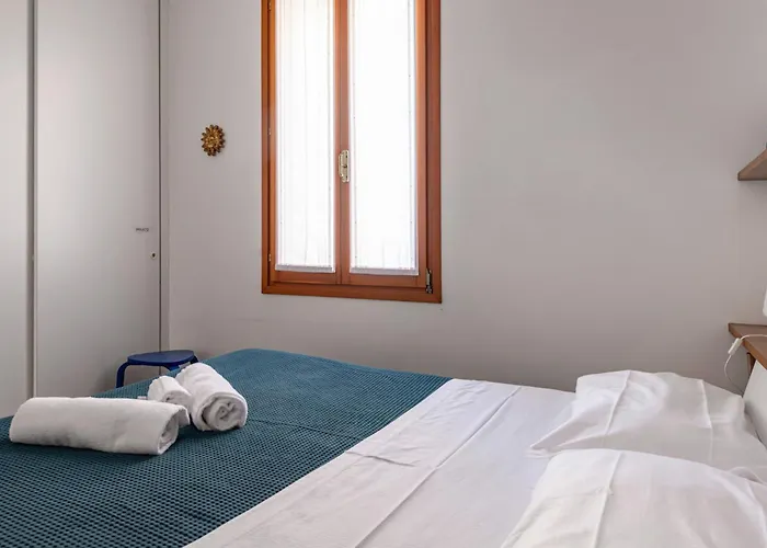 Lägenhet Guesthost - Cozy 2-bedroom At