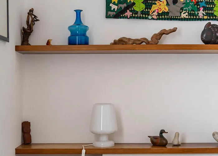 Guesthost - Cozy 2-bedroom At Венеция-Лидо