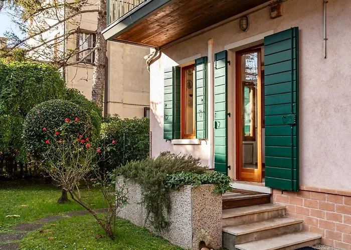 Апартаменты Guesthost - Cozy 2-bedroom At