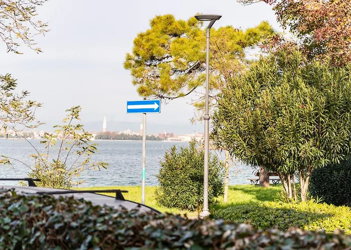 Guesthost - Cozy 2-bedroom At Venedig-Lido